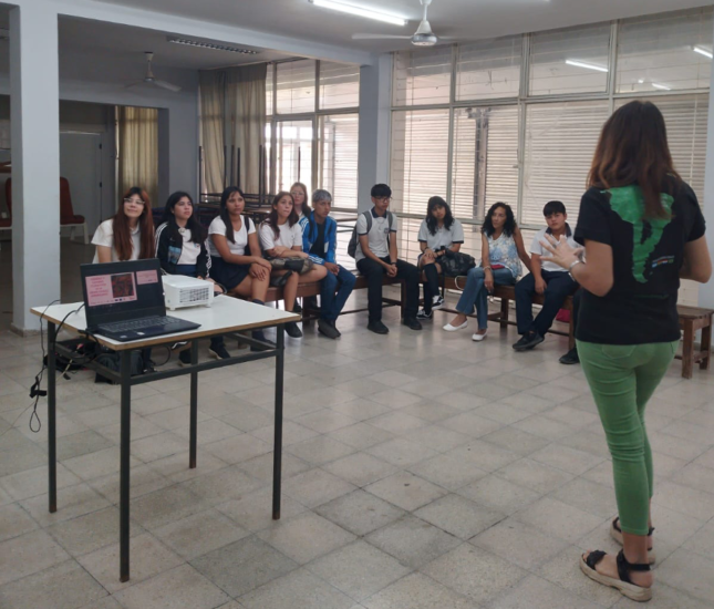Participación en charla sobre Género y Cambio Climático en escuelas secundarias de la provincia de Santiago del Estero
