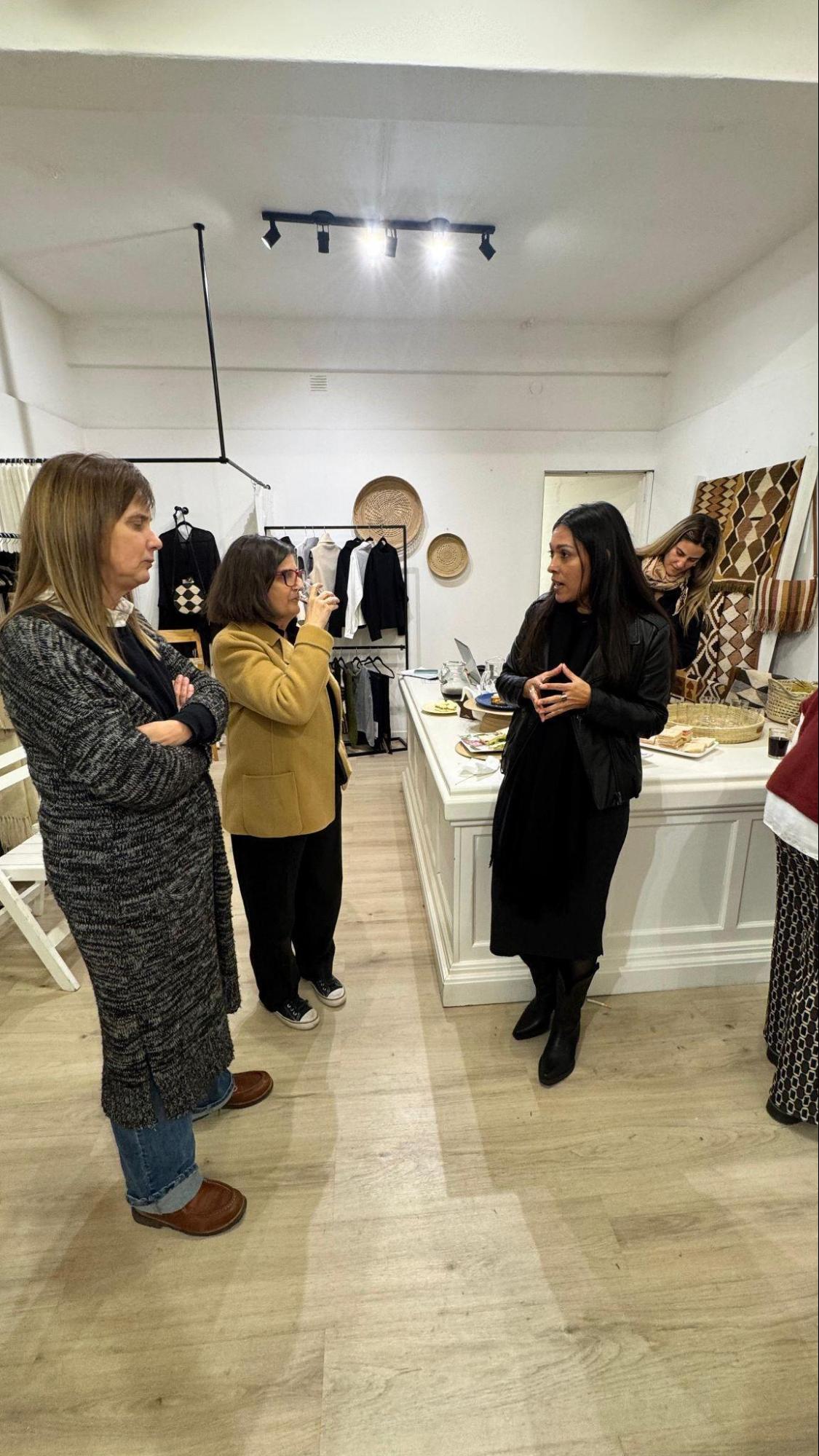 Hilando saberes y comunidad: Taller de Hilado con el colectivo Matriarca